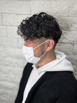 ラヴリア カミツ(LOVERIA KAMITSU) メンズパーマ