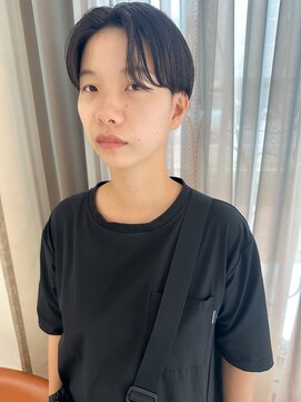 ヨハ ク すっきりシルエットのショートヘア