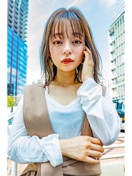 レゴ(REGO) グレージュカラーシルキーべージュ、デザインカラー斜めバング