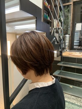 アース 天満橋店(HAIR & MAKE EARTH) 20代30代40代小顔ハンサムショートアッシュブルーブラック