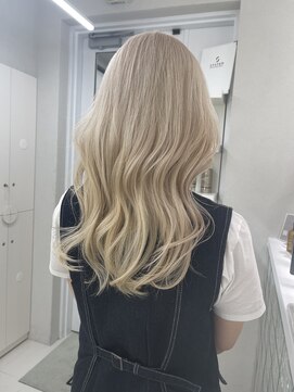 ガガ 心斎橋(GAGA) 韓国/ハイトーンカラー/ワンホンヘア/レイヤーカット/髪質改善