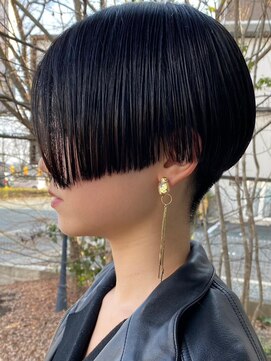 カムジーヘッド(COMEGHEAD) ハンサムショートブルーブラックワンカラー切りっぱなしボブ