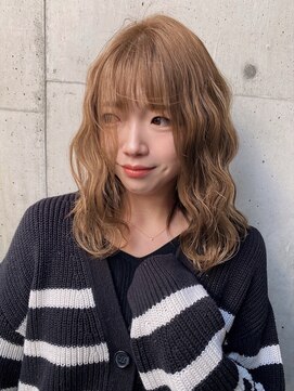 タム(tam) 波ウェーブ　ミルクティーベージュ