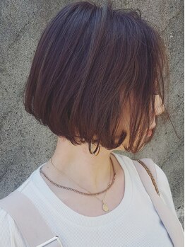 リバース(Reverse)の写真/骨格補正×黄金比カットで叶える、あなた史上最高の似合わせスタイル。360度どこから見ても美しい小顔へ。