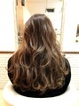 ジア ヘアーアンドネイル メタリックカラーで艶感もアップしています！いい感じ♪