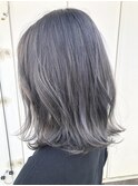 スモーキーグレー