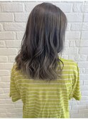 くびれヘアレイヤーカットグレージュアッシュミディアムロング