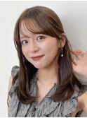 顔周りレイヤーカットくびれヘアミルクティーベージュカラー