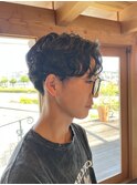 メンズスパイラルパーマ ツーブロック センターパート 眉毛