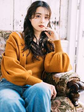 アマリス(Amaris) センターパートロングヘア20代/30代/40代/庭瀬