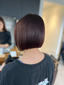 ネオリーブ クーロ(Neolive curro) 小顔タッセルボブ×暗めカラー[ぱつっとボブ/縮毛矯正/横浜韓国]