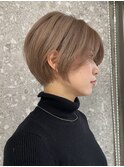 ブリーチカラーショートカットハイトーンミルクティーベージュ