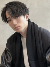 初めてのパーマや強くかかるのが嫌なメンズに向けた、“洒落感×抜け感”のニュアンスパーマ提案◎ 