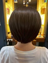 アンティカザサロン(antiqua THE SALON) ショートボブ 顔周りカット 20代 透明感カラー アッシュ 20代