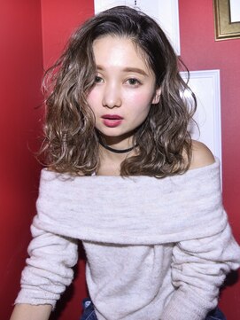 アルバム 銀座(ALBUM GINZA) 大人ミディ_ウェーブパーマフォギーベージュ耳かけ_97298