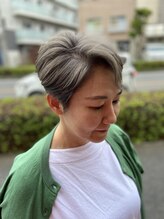 リュクスボーテ(LUXEBEAUTE') 大人ハンサムショート/スモークカラー　30代40代50代60代