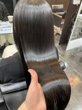 イオエ(ioe) イメチェン/外ハネボブ/ワイドバング/ブルーブラック/美髪