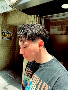 カーネル 大須(CARNEL) フェード/外人スタイル/スパイラルパーマ