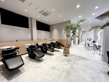 アースコアフュールボーテ 笛吹店(EARTH coiffure beaute)の雰囲気（店内にはインスタ映えするスポットが沢山あり、楽しめます。）