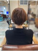 大人かわいい前下がりショート