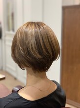 お首の形が綺麗に見える【くびれショート】