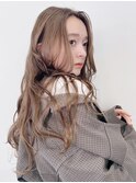 顔周りレイヤーカットくびれヘアミルクティーベージュカラー