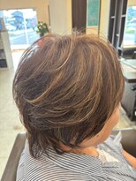 ビーグレイスヒロミ(be Grace HIROMI)&nbsp;髪ぼかしハイライト × 40代ナチュラルショート