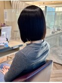 肩上ぱつっとボブ