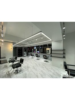 横浜駅徒歩3分!通いやすいメンズサロン!雰囲気、接客◎初めてのメンズサロンはお任せ下さい【横浜/横浜駅】