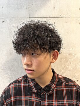 リベルテ グリット(Liberte Grit) メンズショート×束感で立体的な動きを演出するスパイラルパーマ