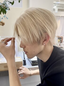 イリ 梅田(ili) サンウォンブロンド