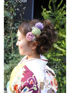 アンプレヴーアジュテ(Impre'vu ajoute) 華やか和装アップスタイル