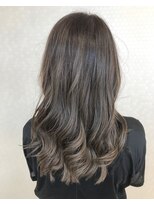 ヘアーアンドメイク ドレス(DRESS)&nbsp;透明感　グレージュ