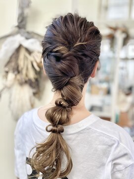 ティーズヘアイナガキイヴピアジェ 編み下ろし＿ふんわり＿かわいい