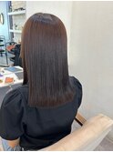重めのライン感が可愛いロブスタイル