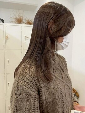 ホワイトグレージュチェリーブラウンレイヤーカットセミロング