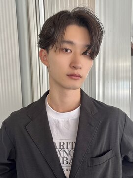 ガーデンヨコハマエスト(GARDEN YOKOHAMA est) センターパート　ブルーブラック　フェザーパーマ