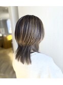 ウルフカット×白髪ぼかしハイライト
