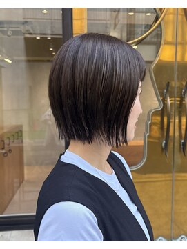 切りっぱなしミニボブ細かめハイライトオリーブグレージュ30代