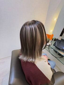ジェイクラブ 土橋店(J CLUB) ベージュアッシュ×ブラック アンブレラカラー☆