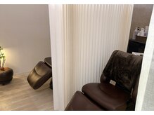 ラウレア(Laule'a)の雰囲気（首が痛くならないフルフラットになるシャンプー台…夢シャンプー）
