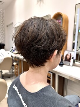ピークアブー アヴェダ ギンザシックス(PEEK-A-BOO AVEDA GINZASIX) ショートパーマ/大人ショートヘア/ハイライトカラー