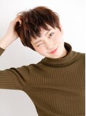 個性派バングのモダン刈り上げショート・20代・30代