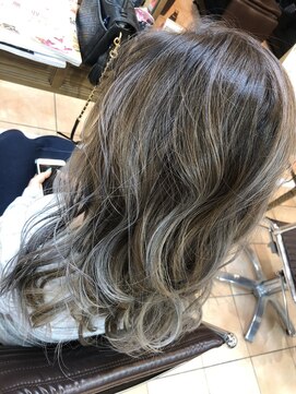 エスト ヘアー アメリ 松戸店(est hair Ameri) ハイライトカラー