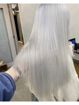 ジーナ(XENA) ケアブリーチ×ハイトーン×シルバーカラー(渋谷)