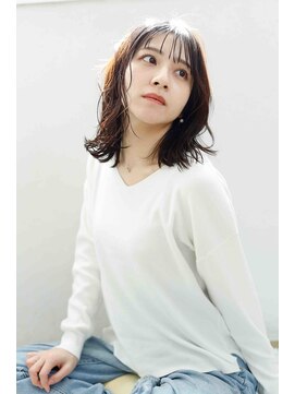 ベルフロック(belfloc) 小顔クラゲヘアー。黒髪ココアベージュでオリーブグレー。