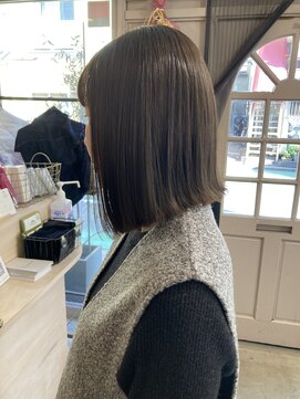 スアバイキキ(SuA by kiki.) 黒髪カタログ/ボブルフ/ネビージュ/ワンレン/小顔スタイル[千葉]