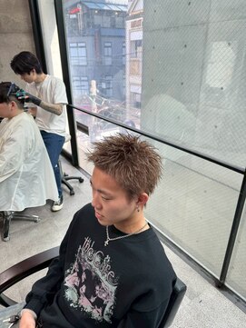 イーラ(era) スパイキーショートパーマ/メンズ/刈り上げ/眉毛/ツイスト