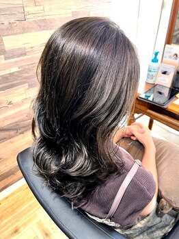 スマイル(SMILE)の写真/美しい髪は健康な頭皮から。こだわりのヒト幹細胞培養液を使用した施術で、髪質を根本から美しく＊