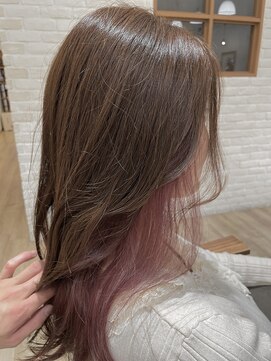 アールサロンサカエ(Rr SALON SAKAE) ブラウンカラーとインナーピンク